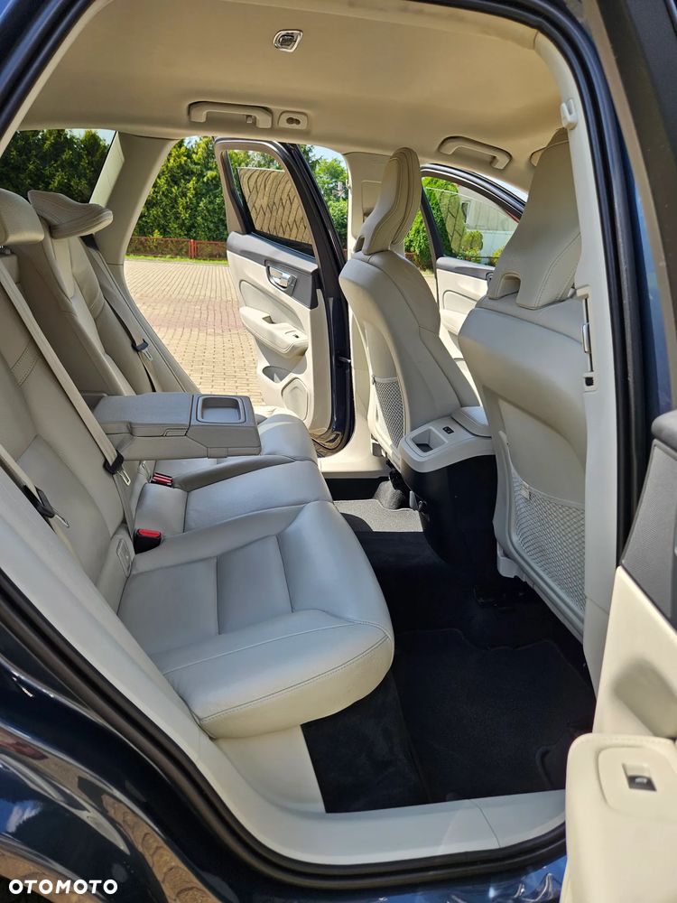 Volvo XC 60 D3 SCR Inscription - 33