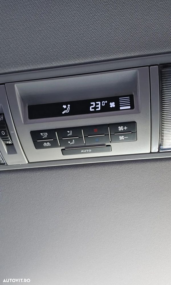 Volkswagen Multivan - 22