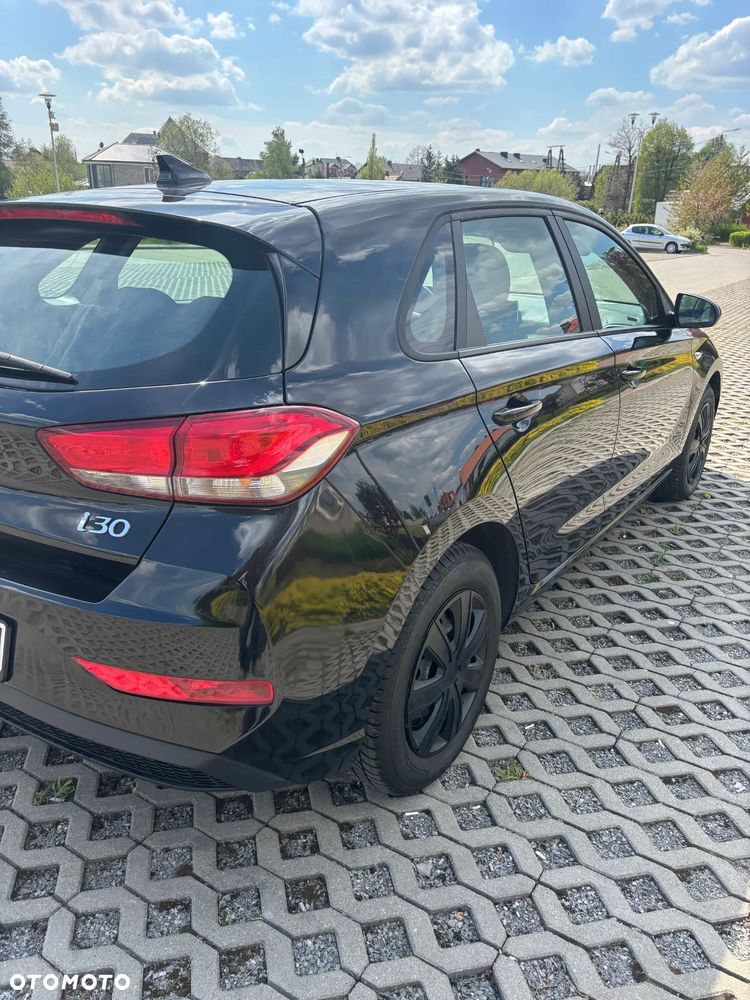 Hyundai i30 1.5 DPI Classic + - 7