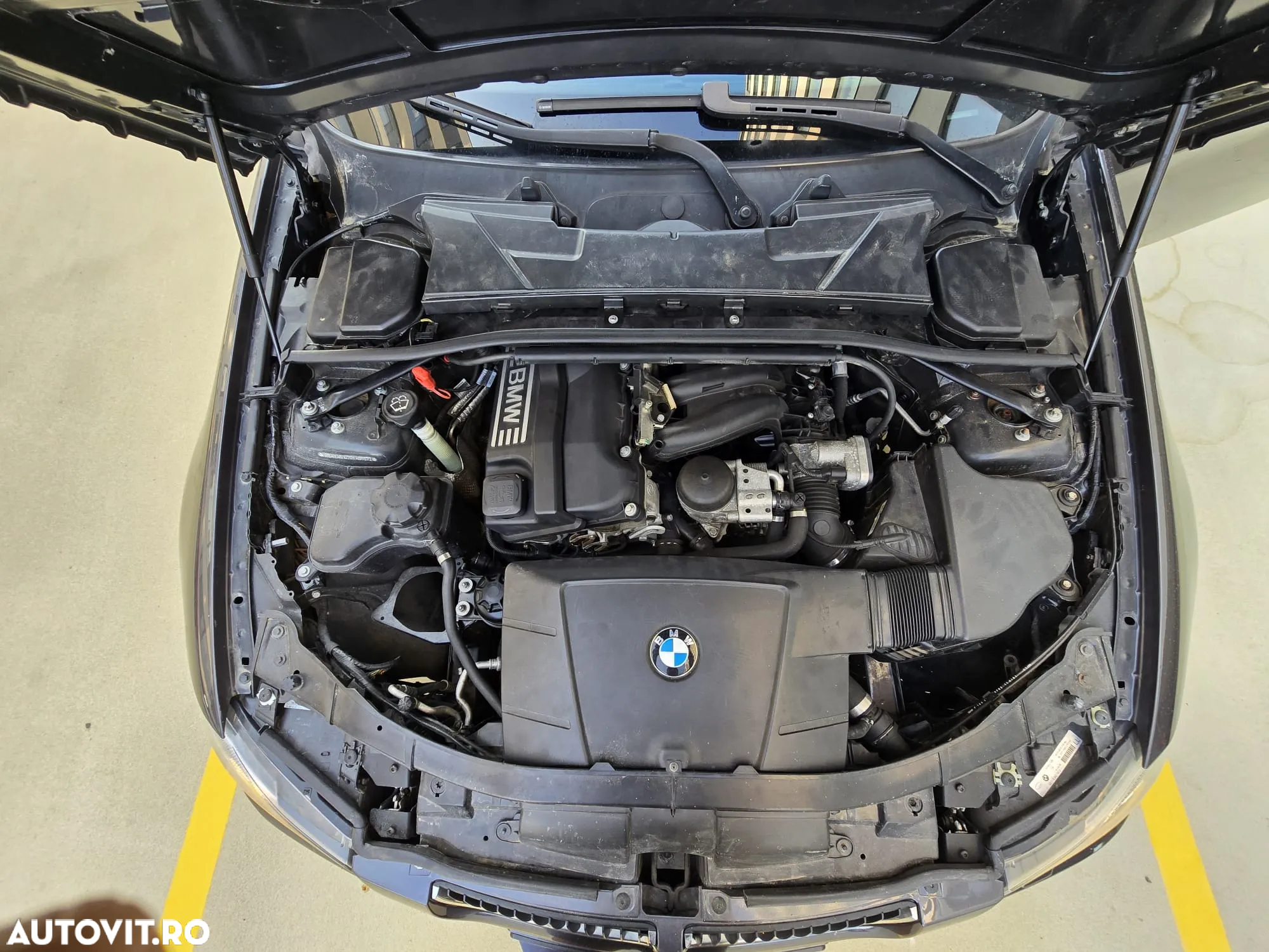 BMW Seria 3 318i Touring - 10