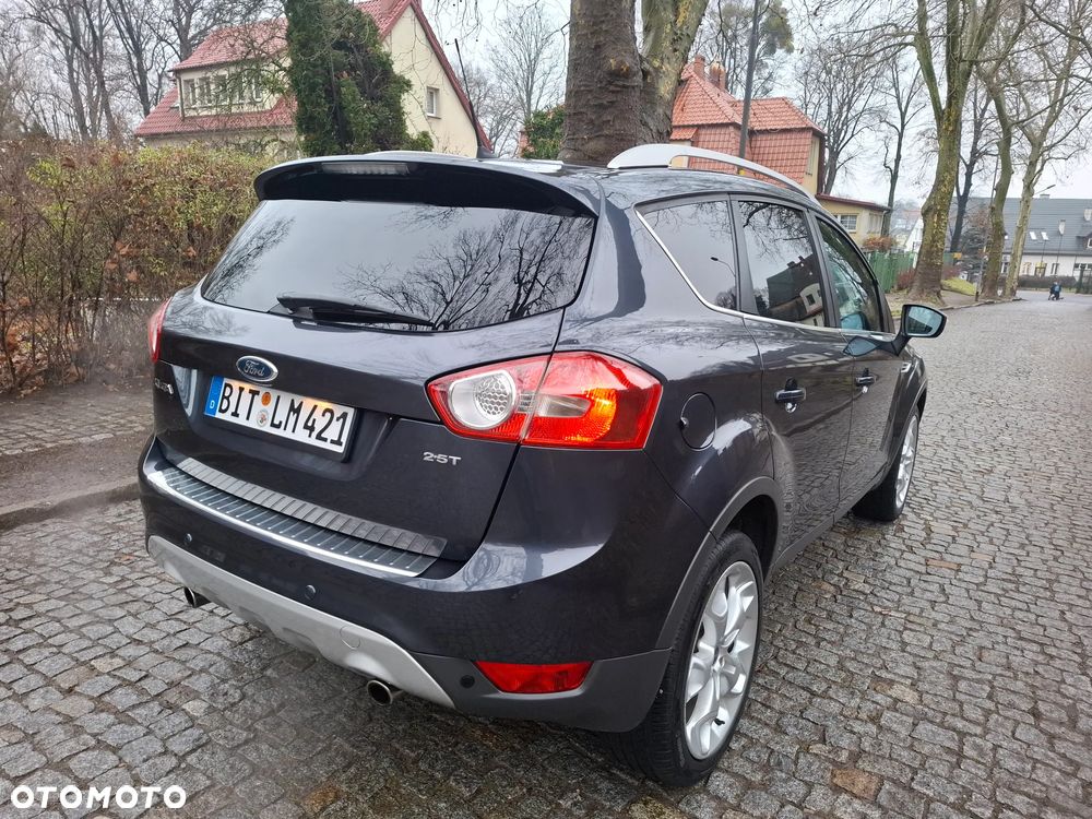 Ford Kuga 2.5 4x4 Titanium - 33