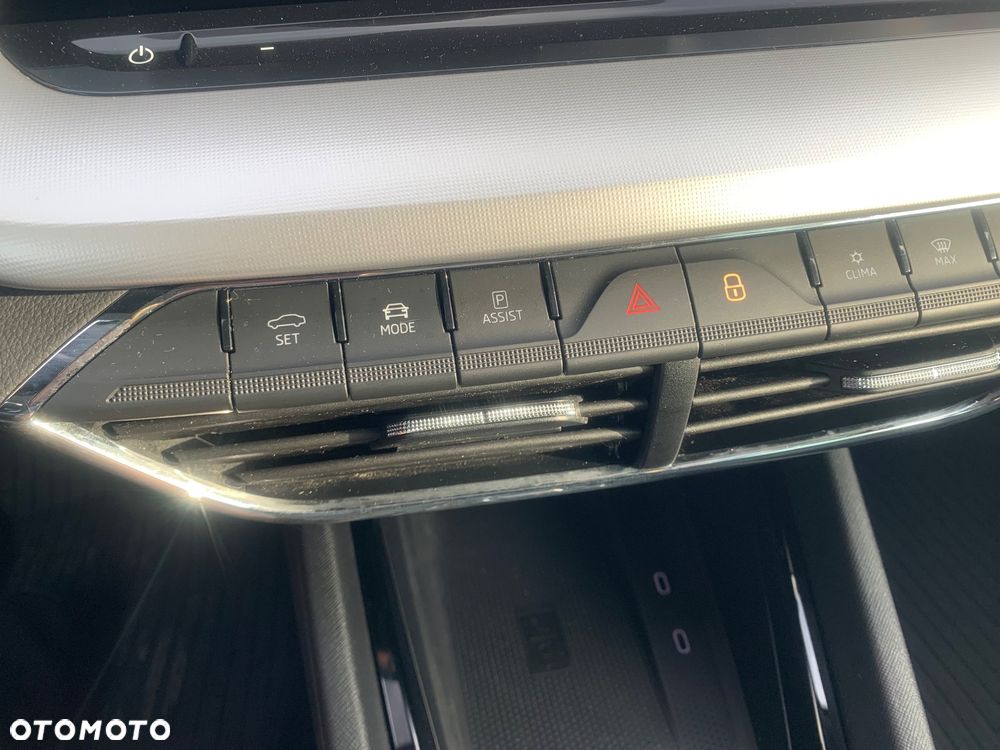 Skoda Octavia 2.0 TDI DSG First Edition - 30