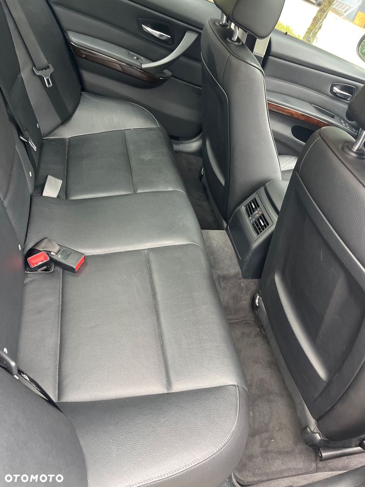 BMW Seria 3 ver-325i-xdrive-edition-exclusive - 8