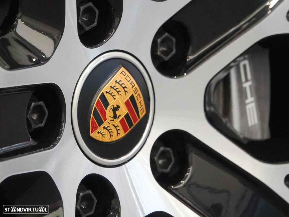Porsche Taycan Standard - 36