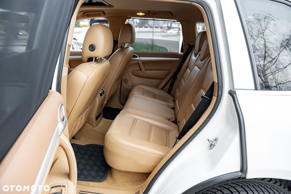 Porsche Cayenne - 20