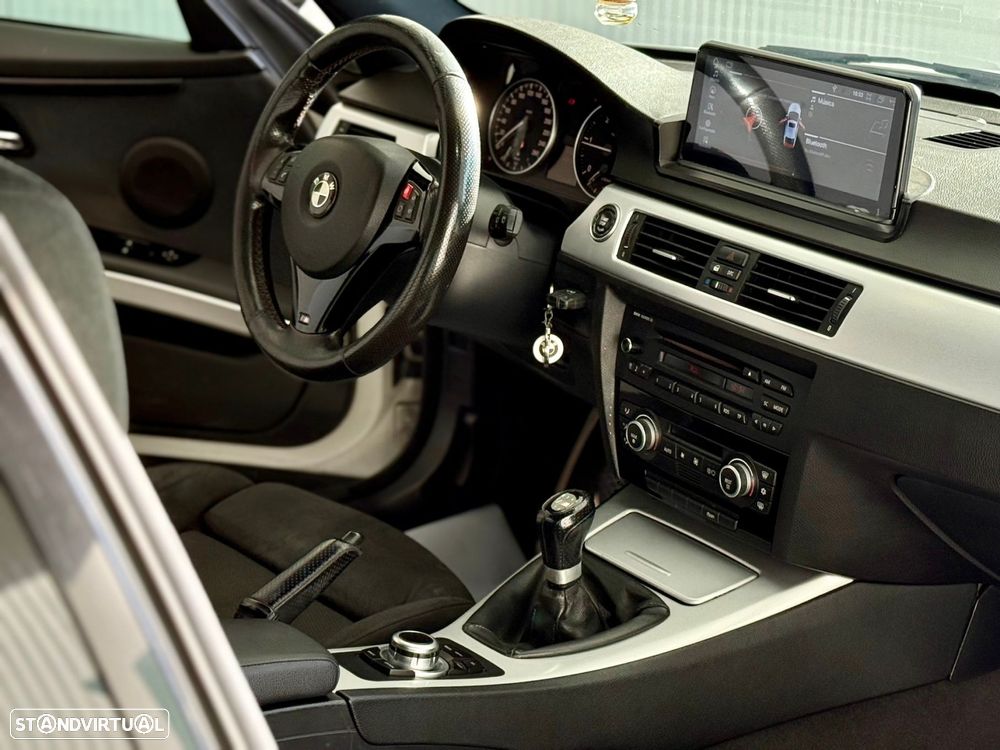 BMW 320 d Coupe Edição M - 18