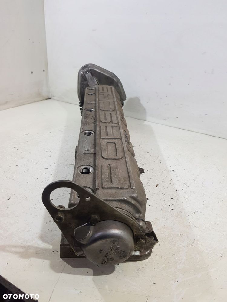 wałek rozrządu pokrywa 9441052506r porsche 944 2.5 b m44/40 - 5