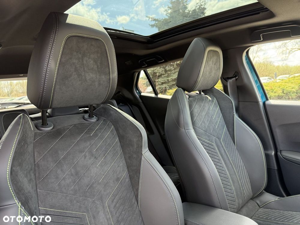 Peugeot 2008 PureTech mHEV GT E-DCS6 - 17