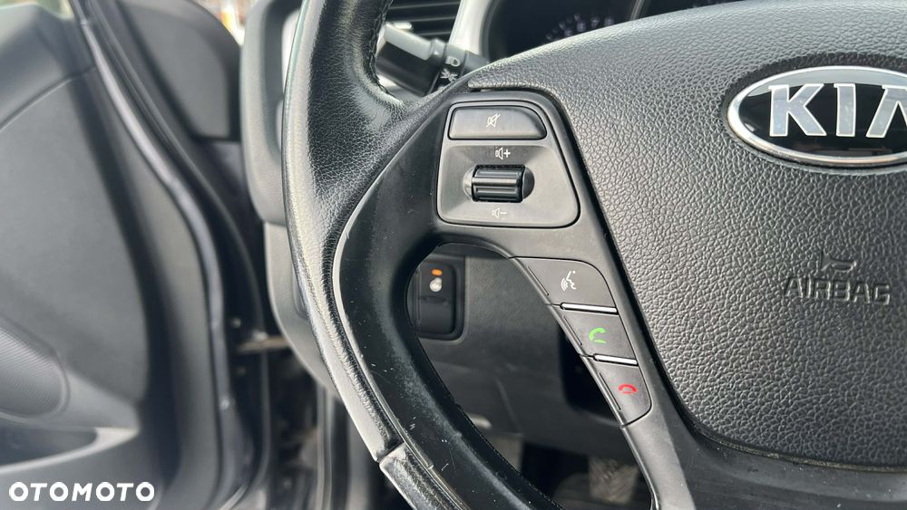 Kia Ceed - 10