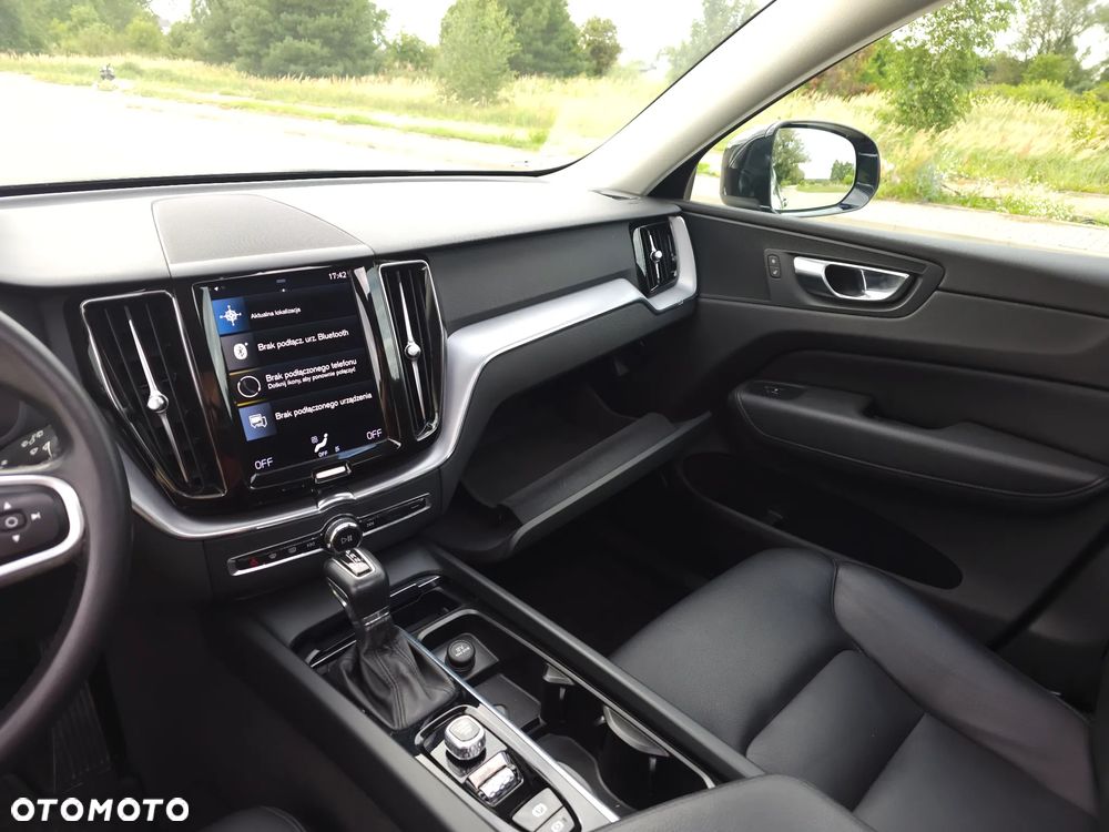 Volvo XC 60 D4 Momentum Pro - 16