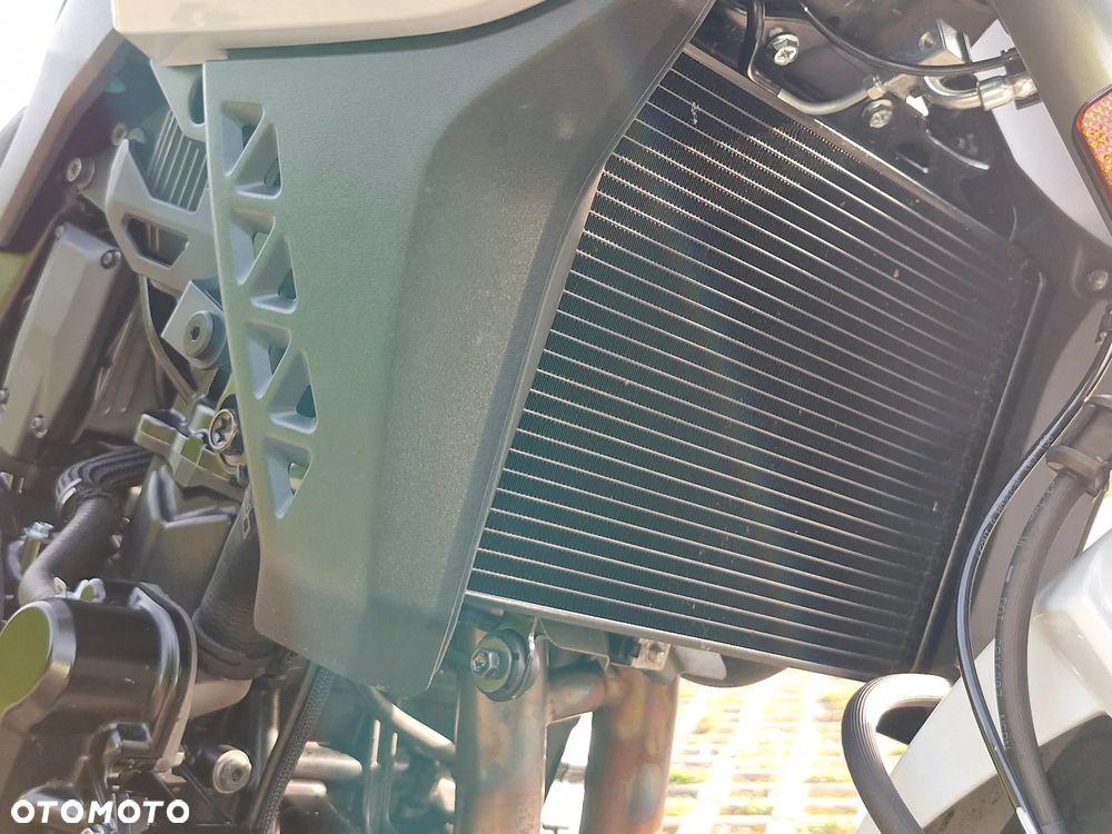 Suzuki GSX - 22