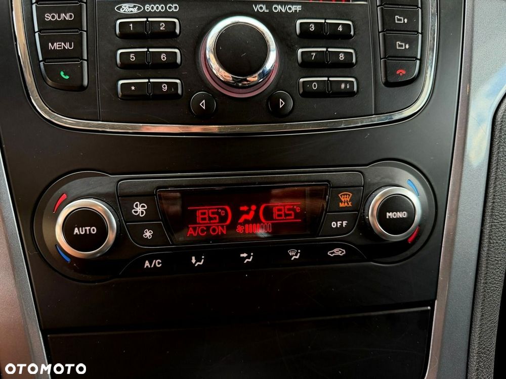 Ford Mondeo - 28