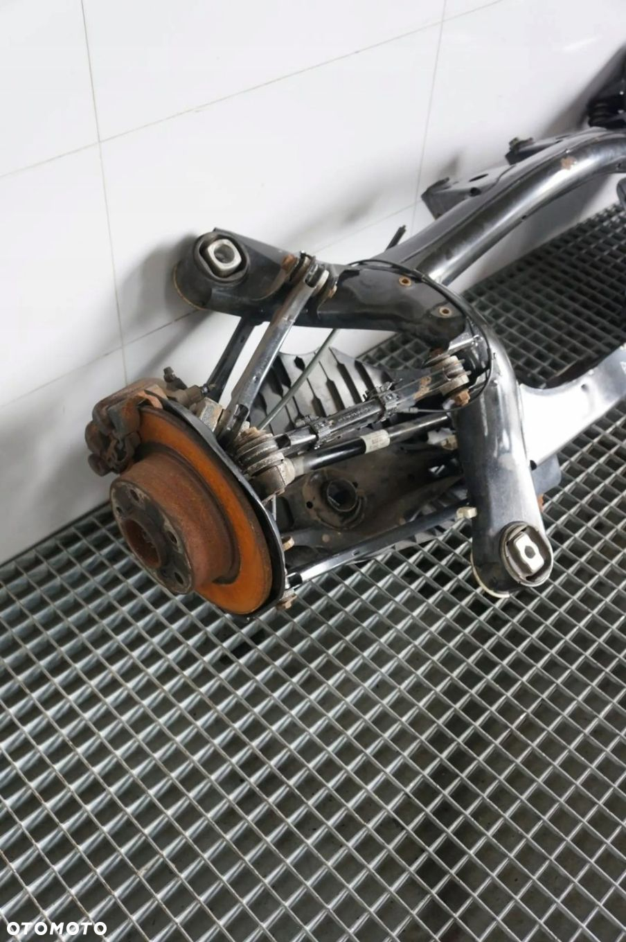 BELKA OŚ TYŁ SANKI ZAWIESZENIE BMW F20 - 13