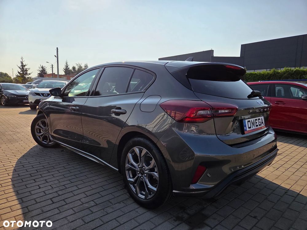 Ford Focus 1.0 EcoBoost Hybrid ST-LINE - 4