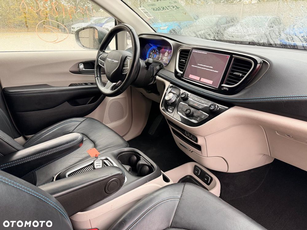Chrysler Pacifica - 25