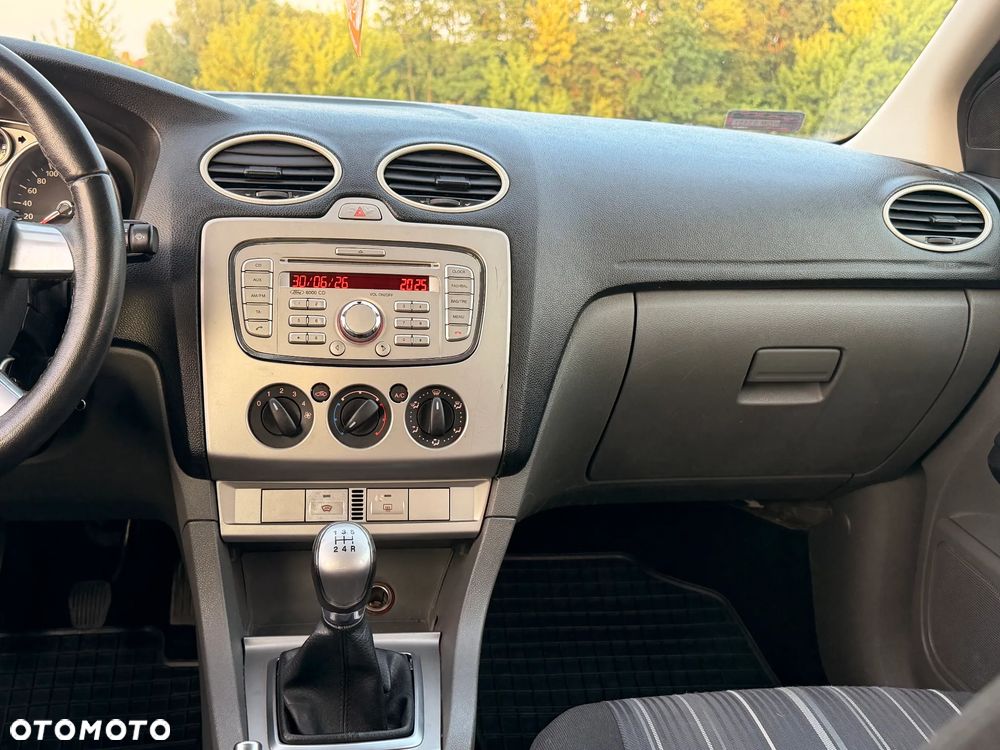 Ford Focus 1.6 Trend - 19