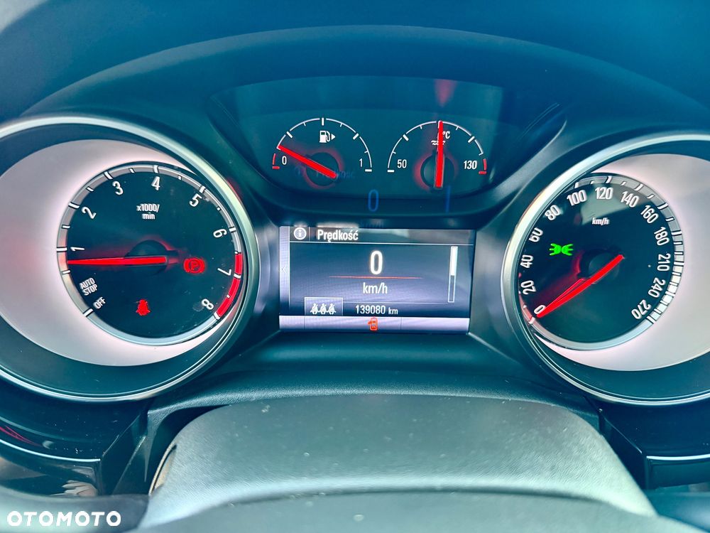 Opel Astra 1.6 T Dynamic S&S - 24