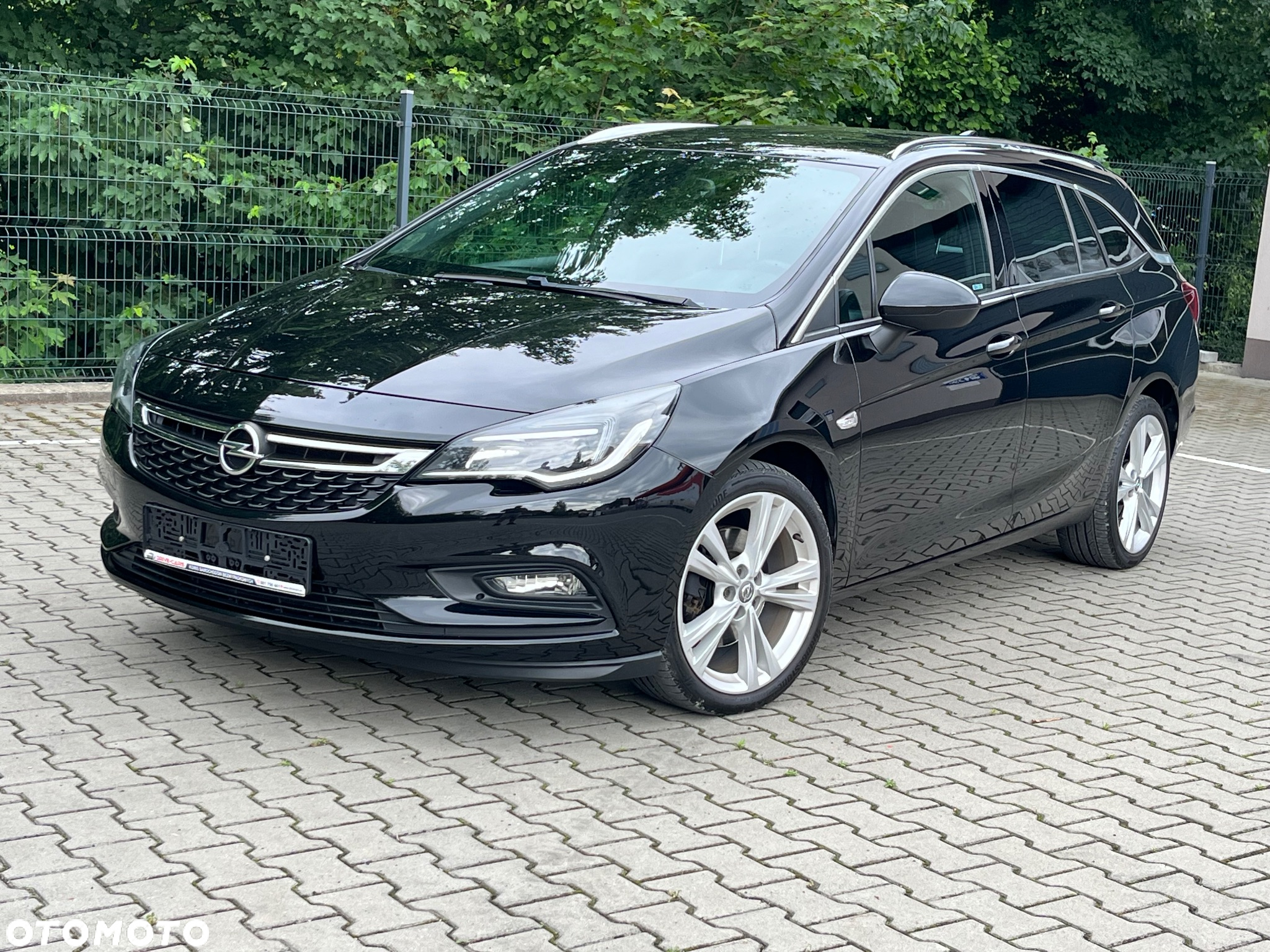 Opel Astra 1.6 Turbo Start/Stop Sports Tourer Innovation - 28