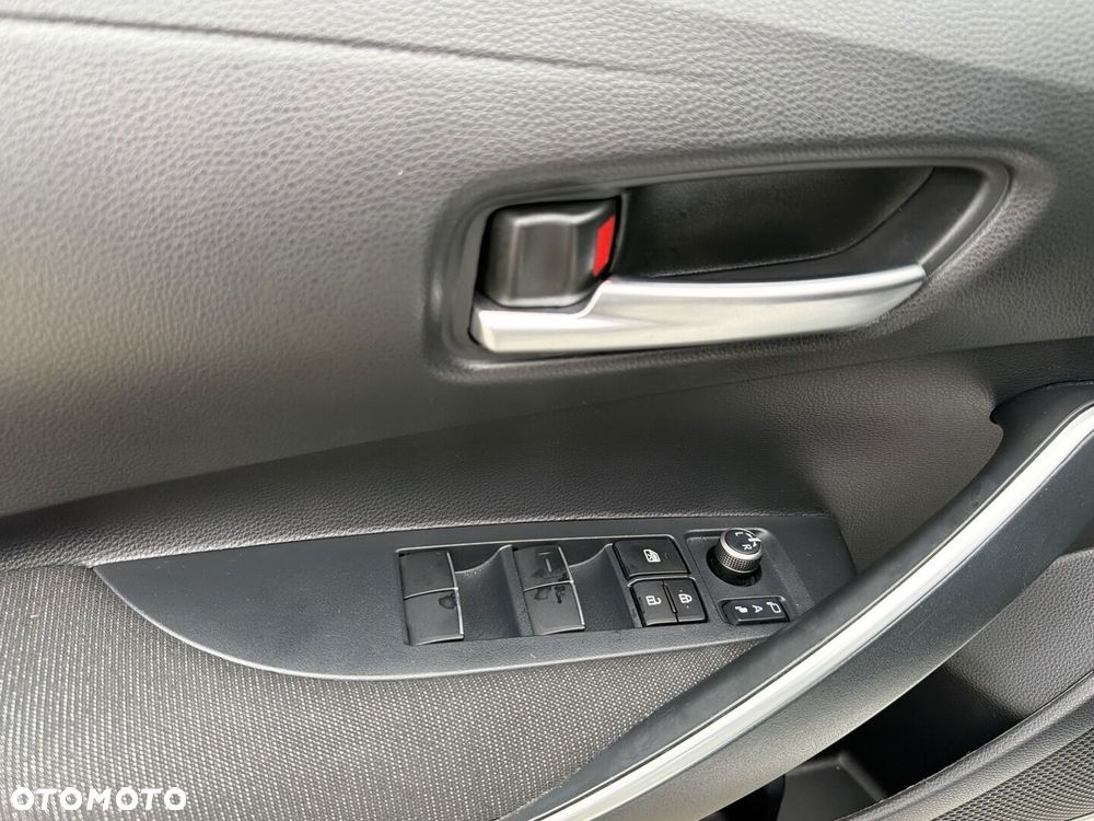 Toyota Corolla 1.8 Hybrid Style - 17