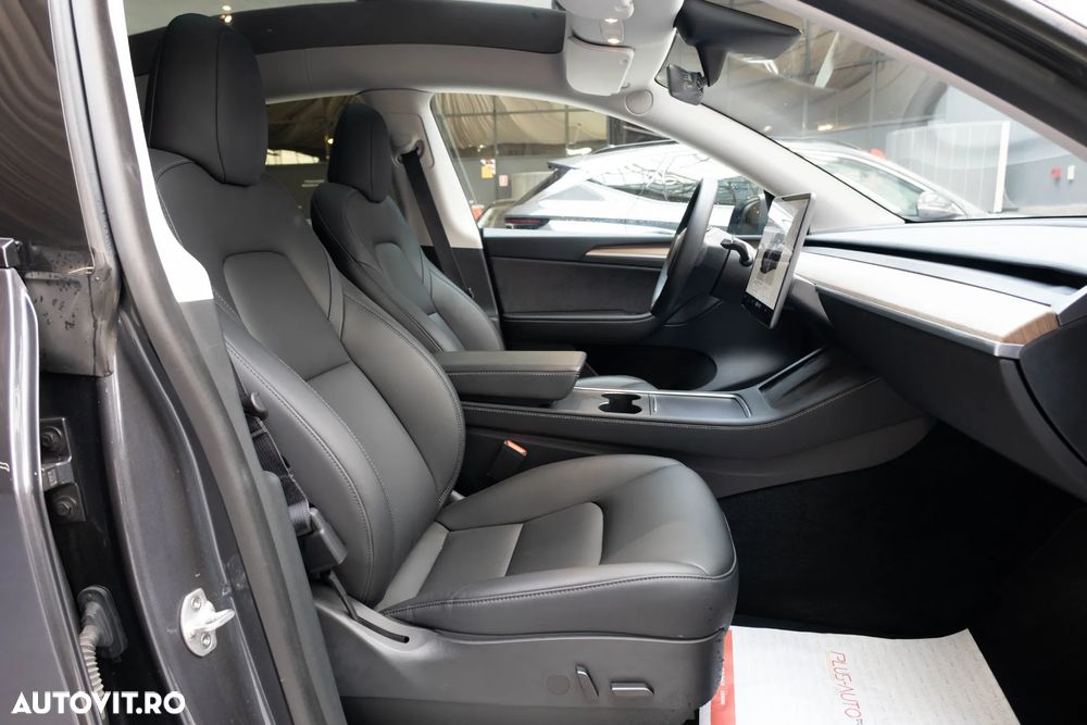 Tesla Model Y AWD Long Range - 19