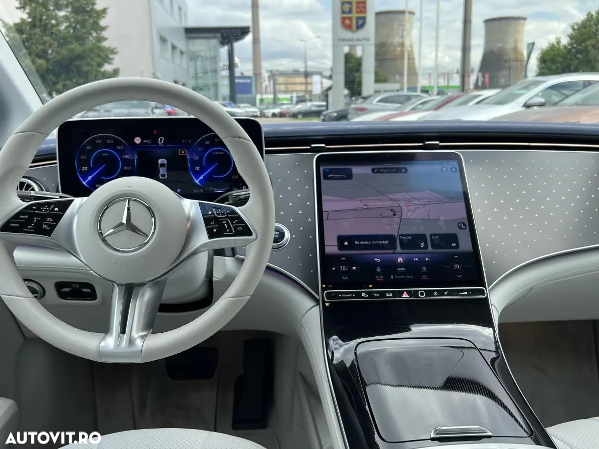 Mercedes-Benz EQE 300 - 12