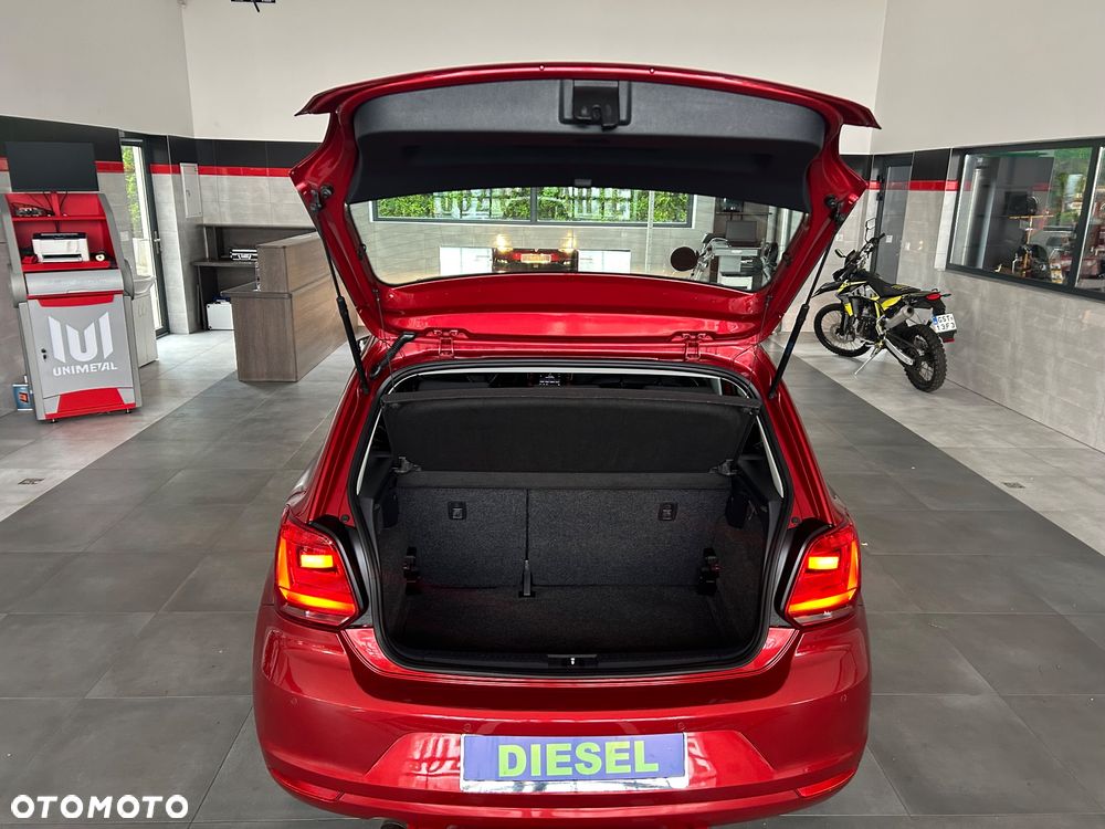 Volkswagen Polo 1.4 TDI (Blue Motion Technology) Comfortline - 24