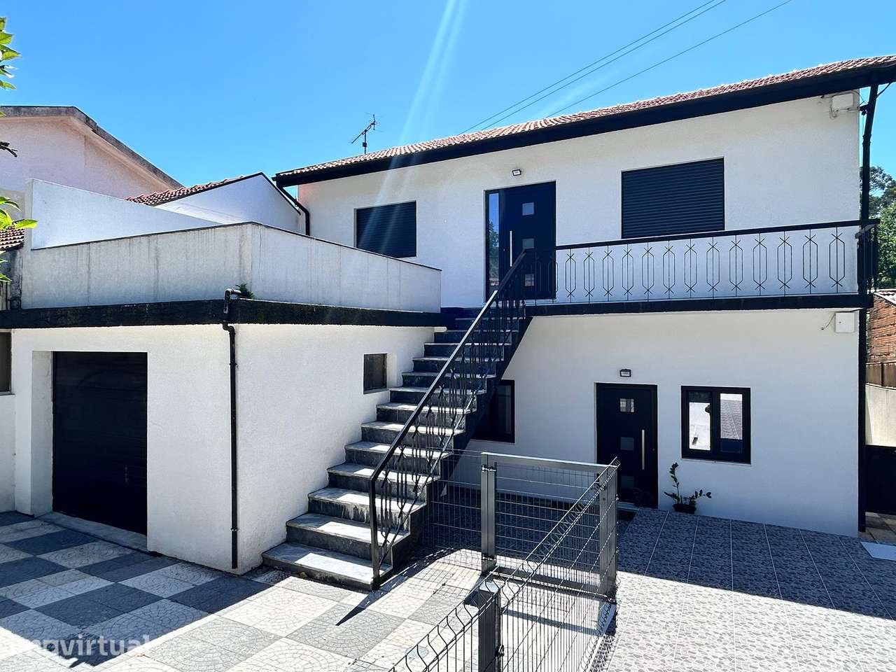 Moradia Bifamiliar  renovada T2+T1, Baguim do Monte - Grande imagem: 2/33