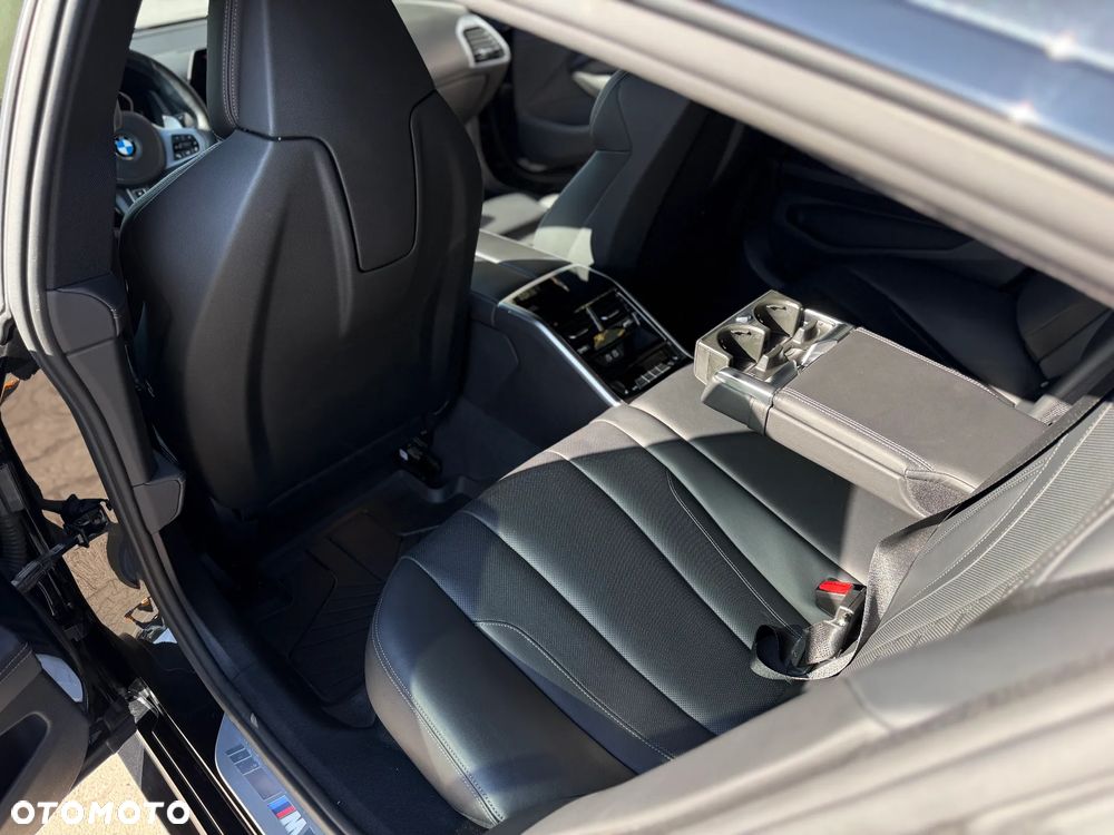 BMW Seria 8 - 21