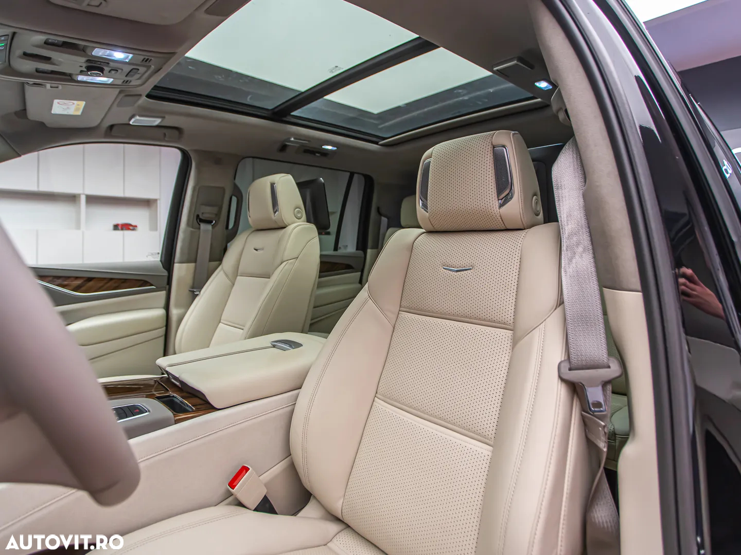 Cadillac Escalade - 17