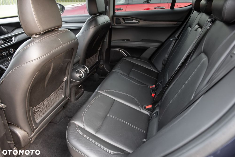 Alfa Romeo Stelvio 2.0 Turbo 16V AT8-Q4 Executive - 18