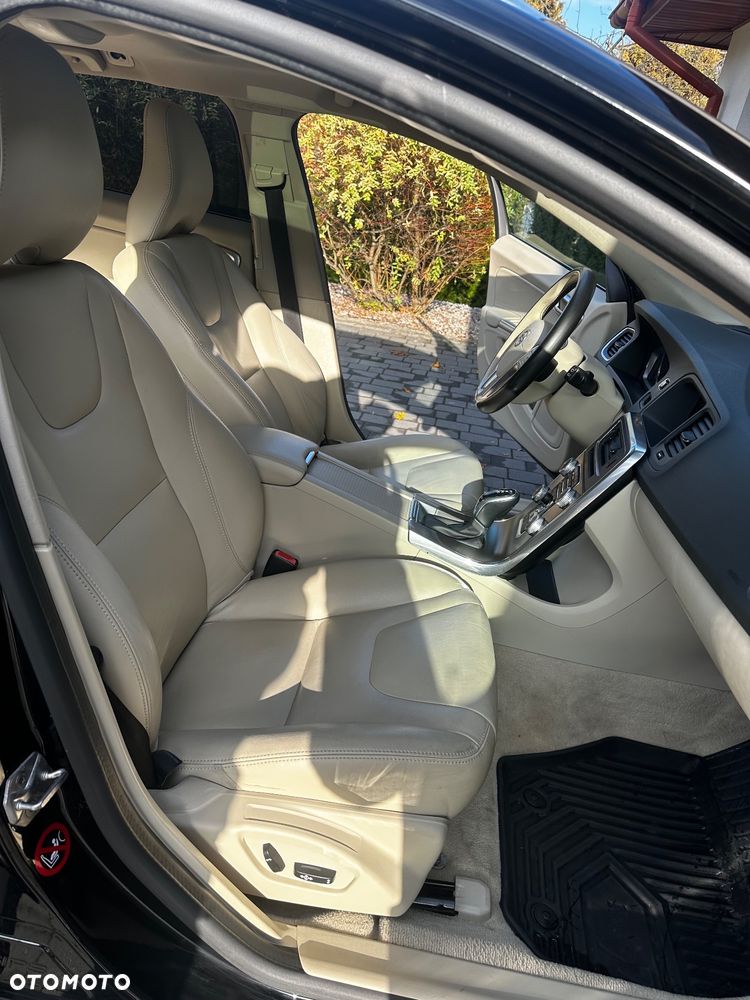 Volvo V60 T5 Drive-E Momentum - 11