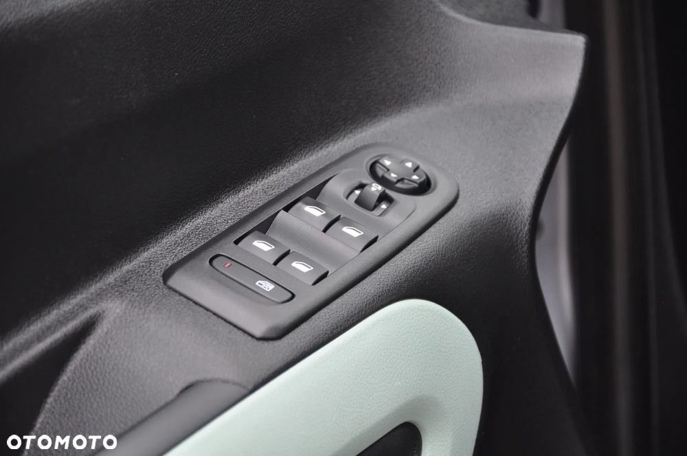 Citroën Berlingo M BlueHDi 130 SHINE - 24