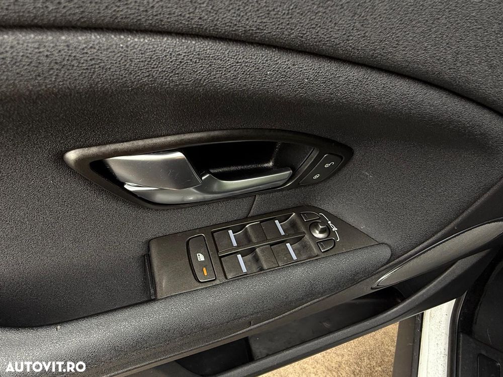 Land Rover Range Rover Evoque - 16