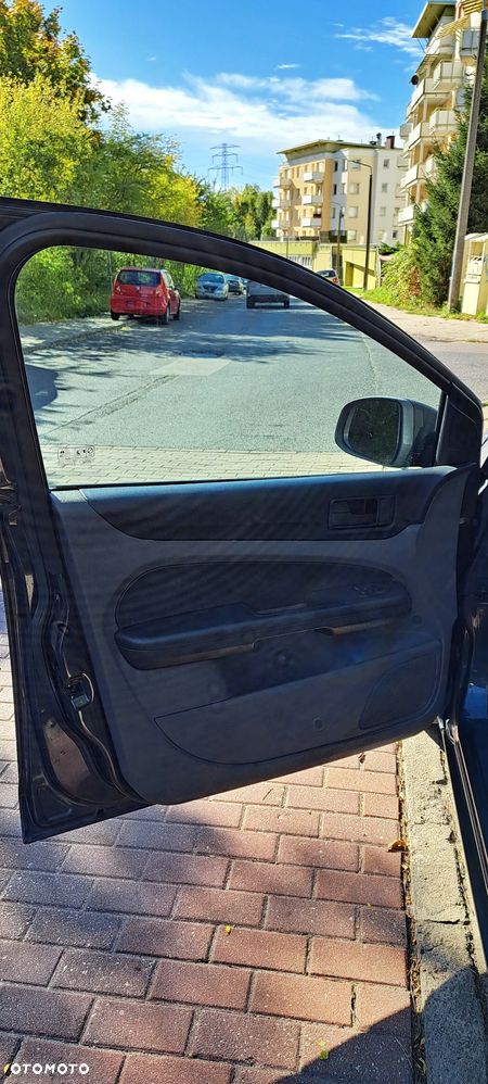 Ford Focus - 8