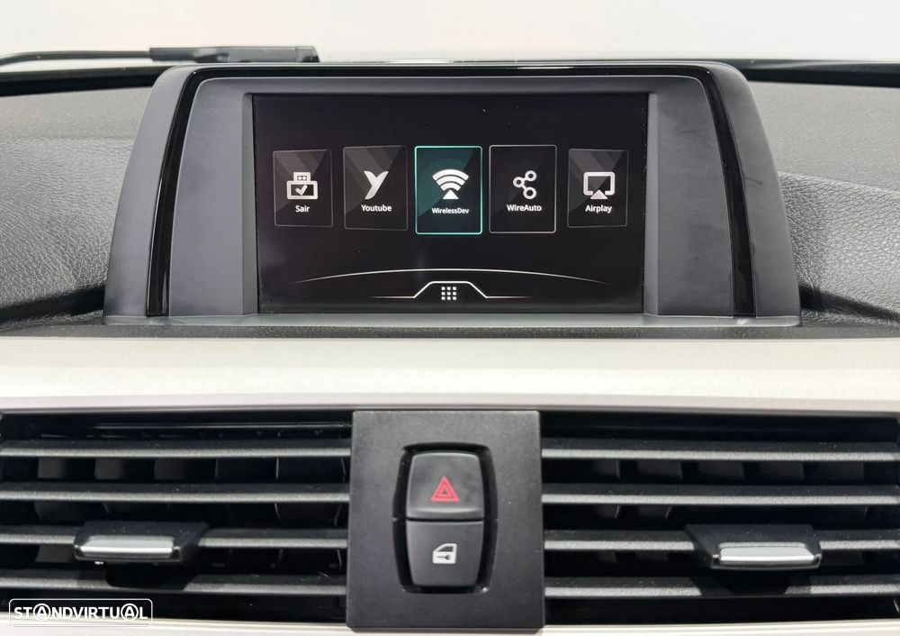 BMW 318 d Line Luxury - 36