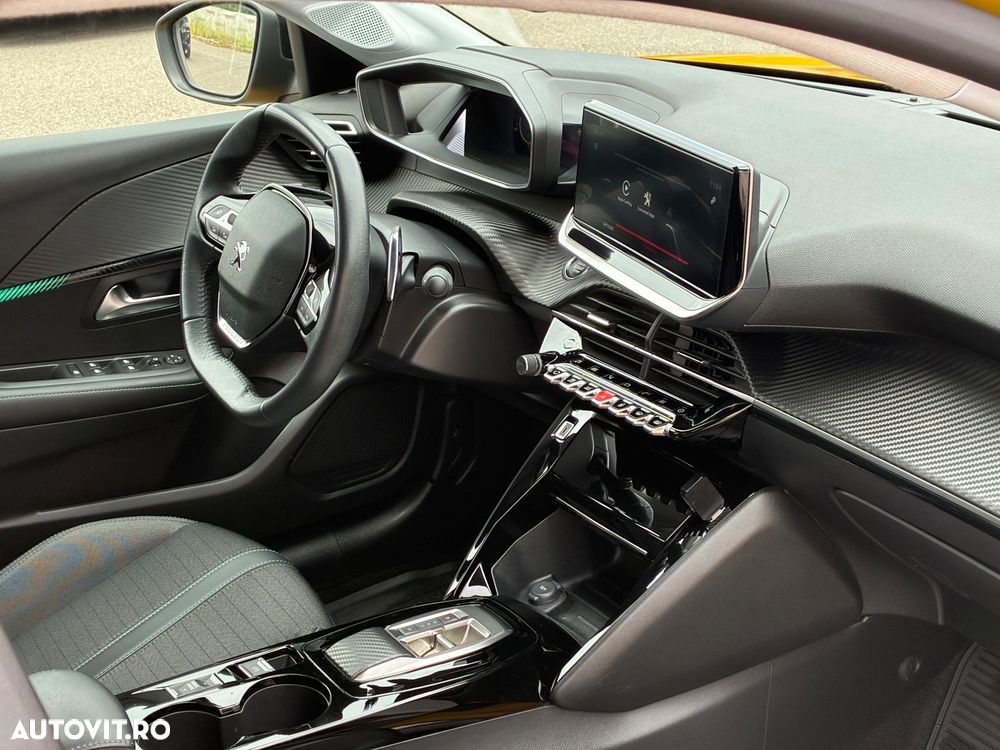 Peugeot 208 1.2 L PureTech STT EAT8 Allure Pack - 18