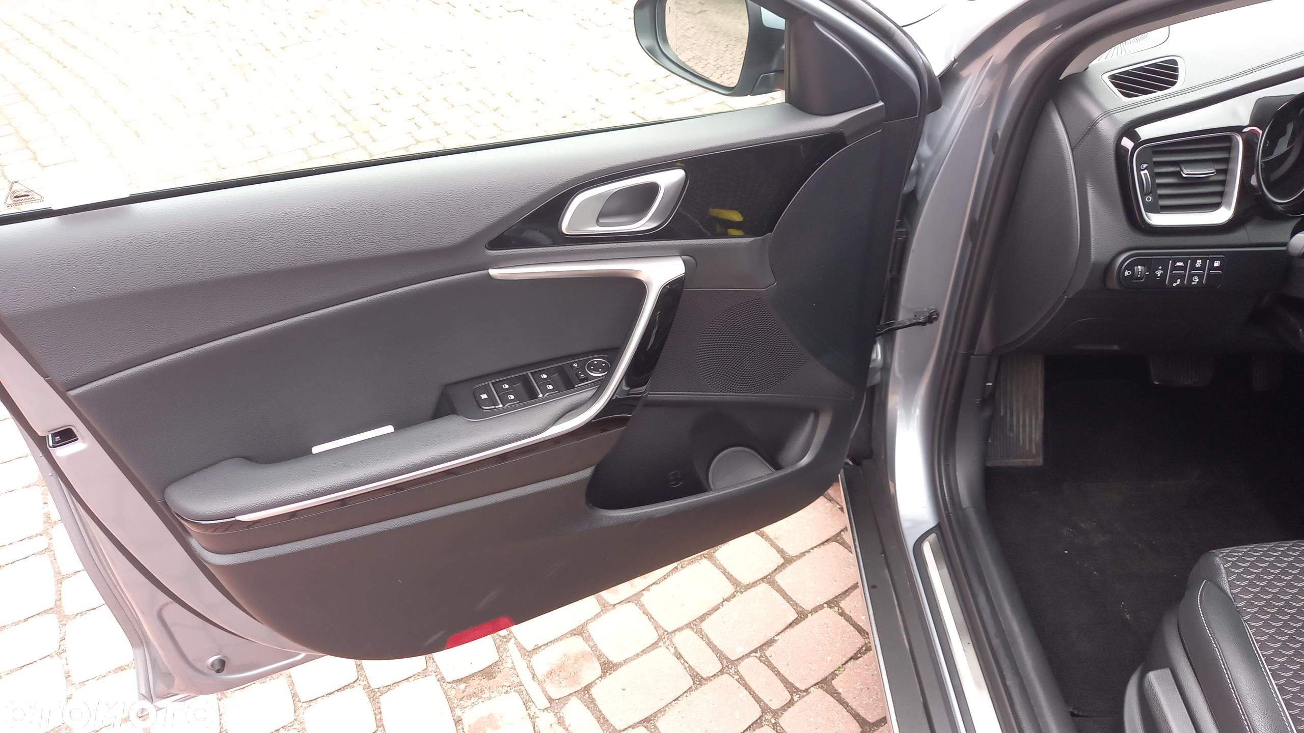 Kia XCeed 1.6 GDI PHEV L DCT - 19