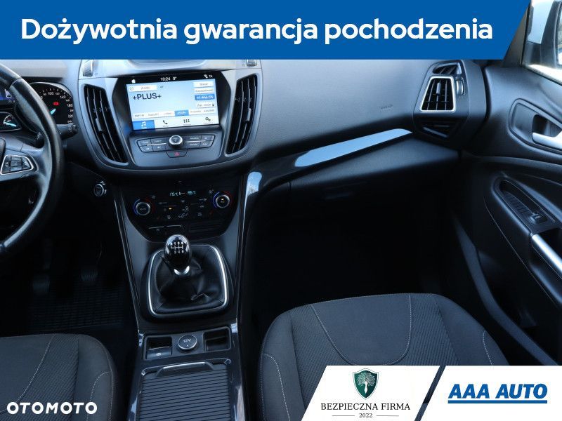 Ford Kuga - 10