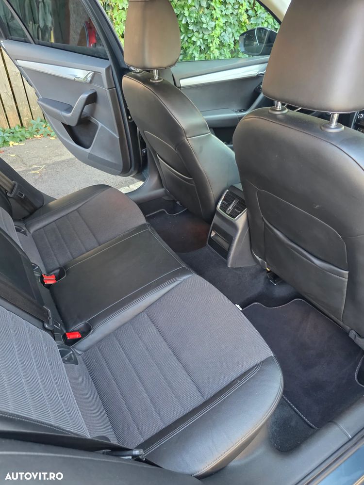 Skoda Octavia 1.6 TDI DSG Ambition - 11