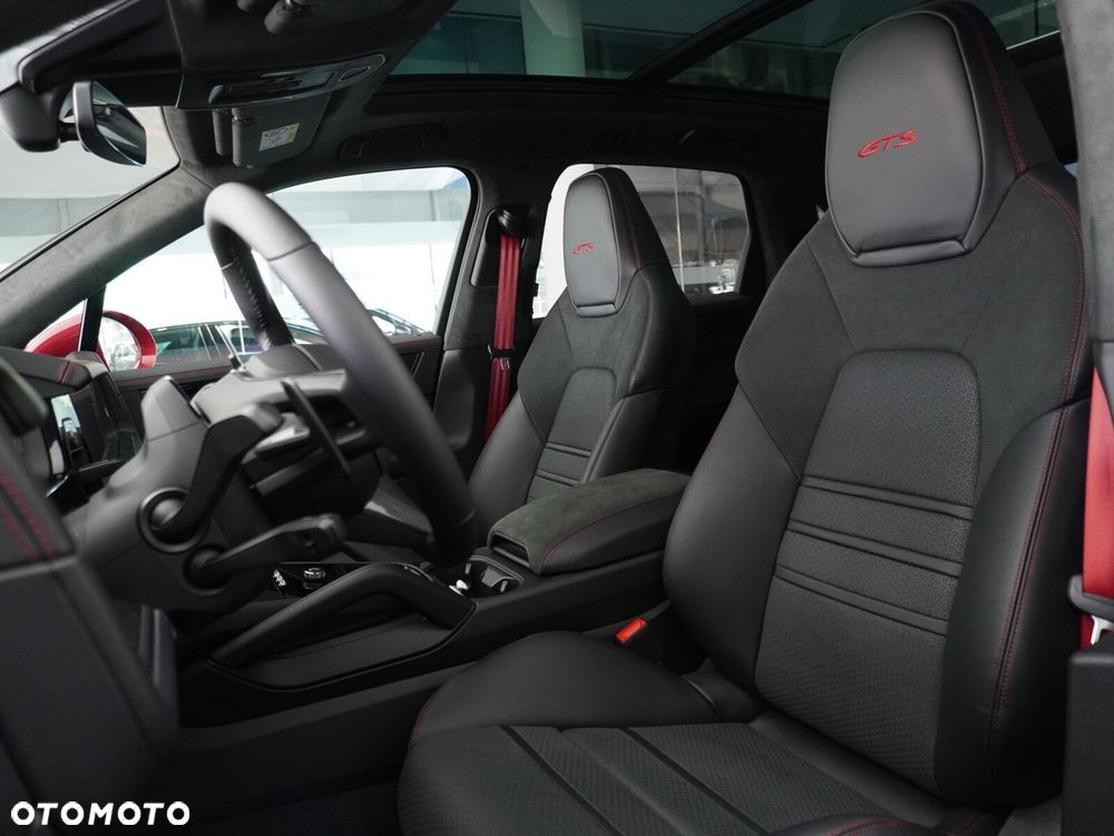 Porsche Cayenne GTS - 28