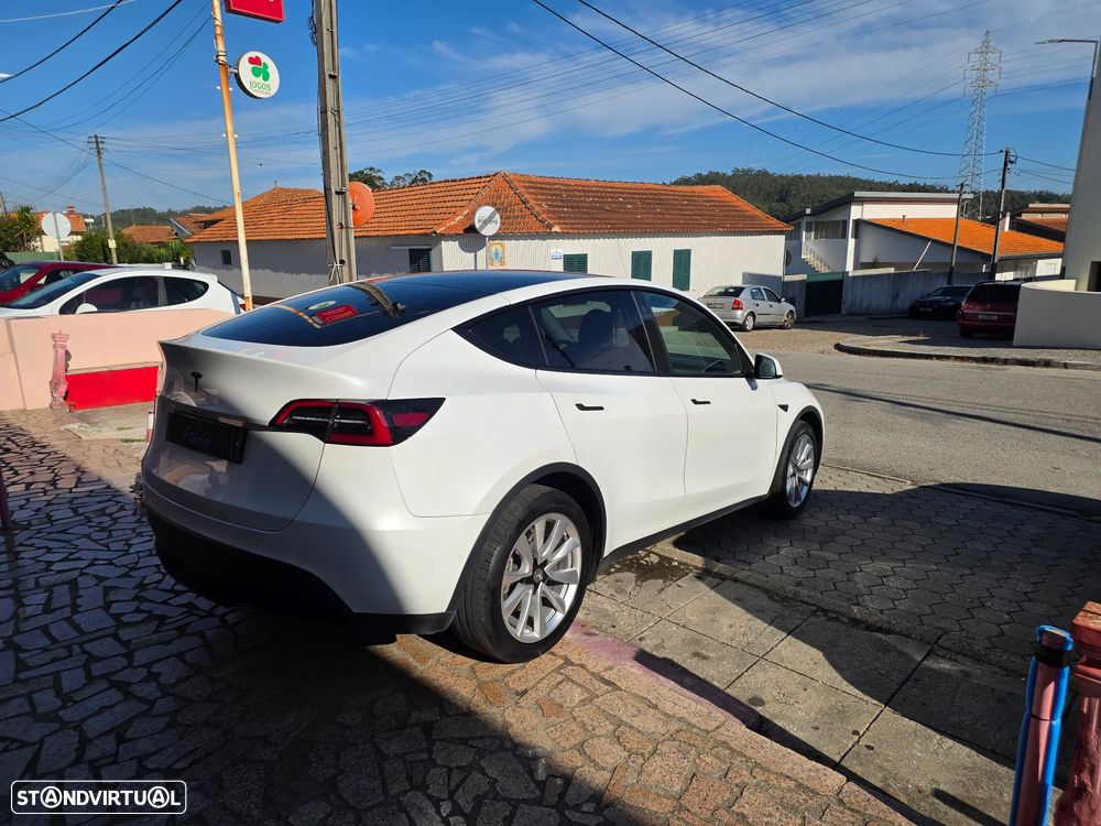Tesla Model Y Long Range Dual Motor AWD - 4