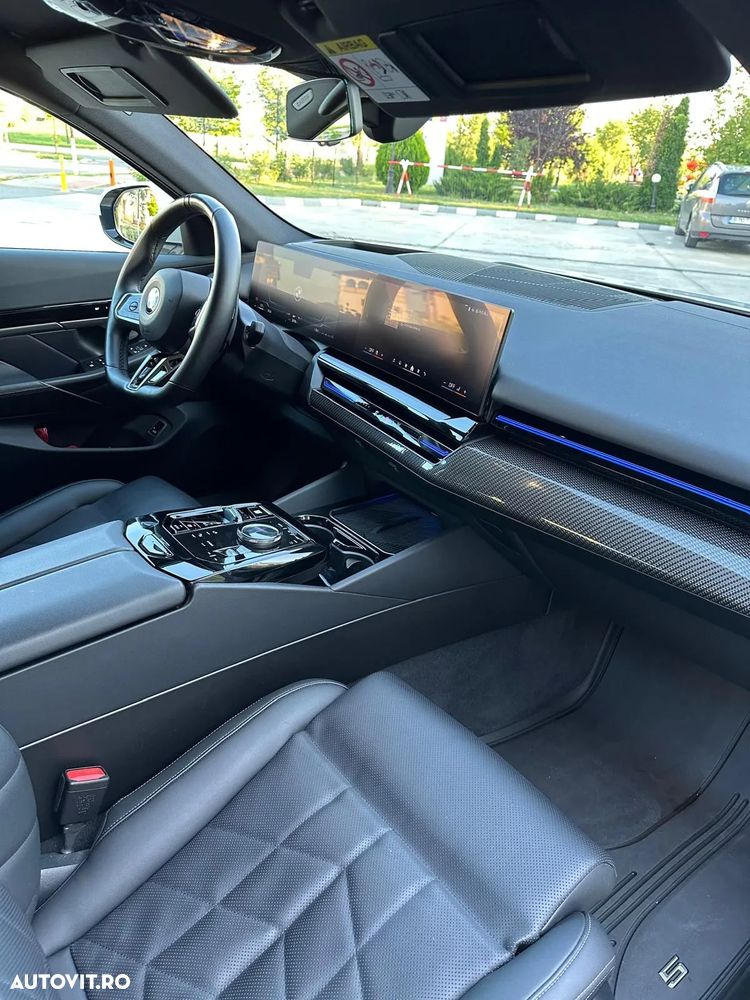 BMW Seria 5 520i AT MHEV - 31