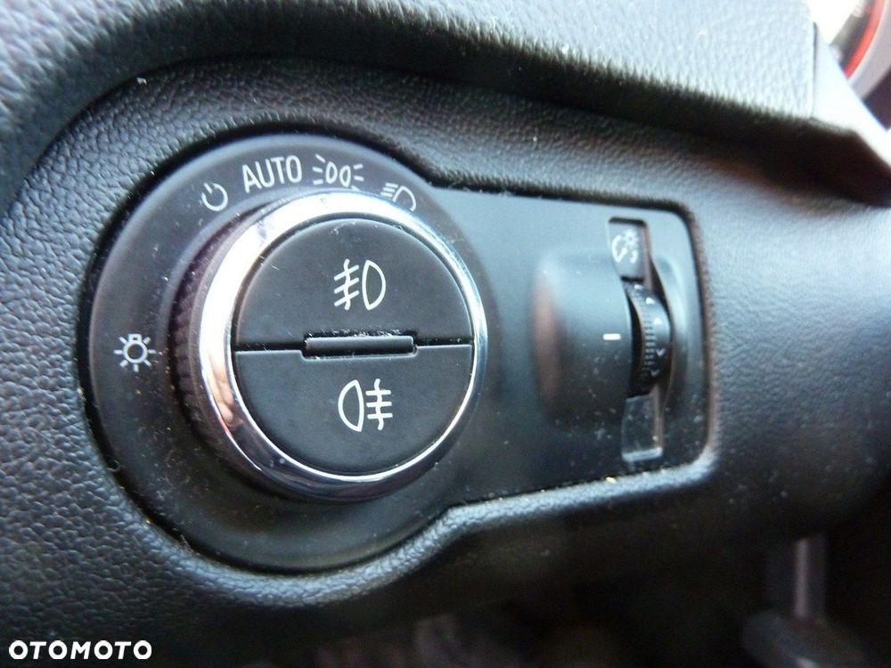Opel Insignia - 30