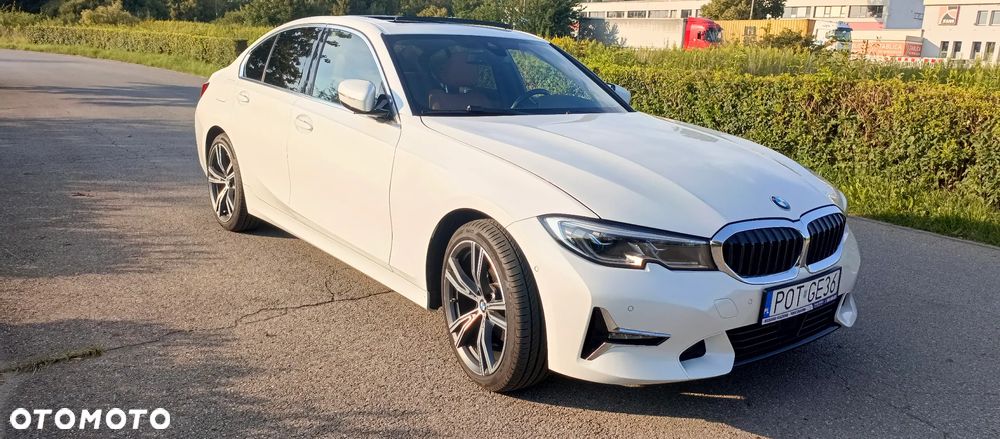 BMW Seria 3 320d Luxury Line sport - 13