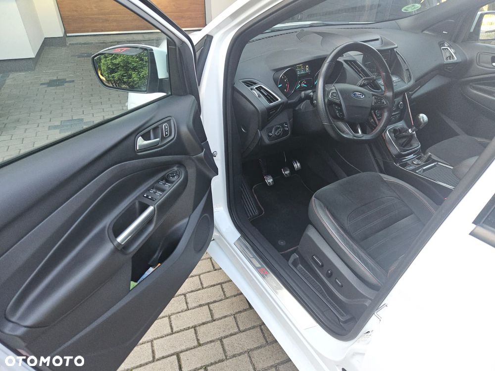 Ford Kuga 1.5 EcoBoost 2x4 ST-Line - 8