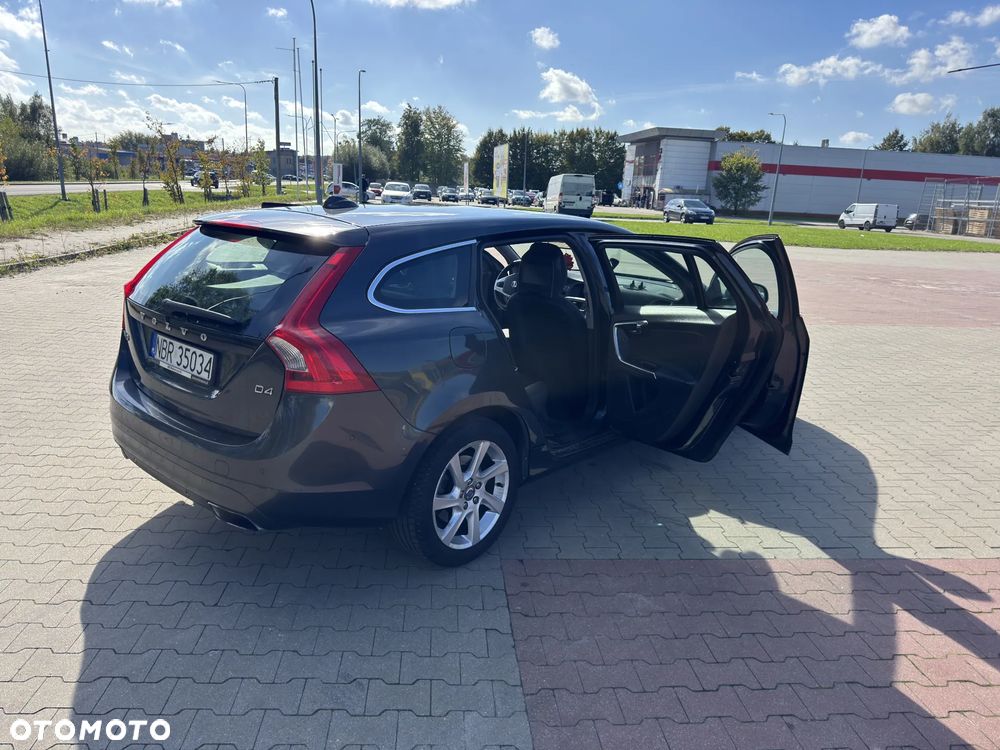 Volvo V60 D4 Drive-E Momentum - 23