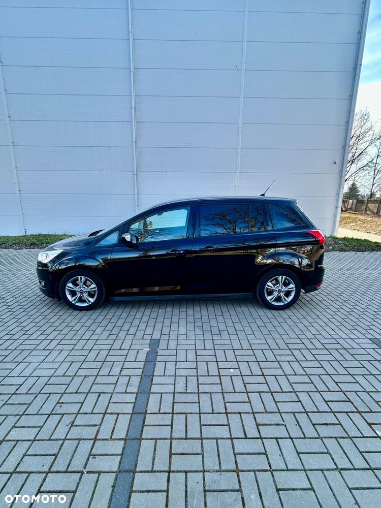 Ford Grand C-MAX - 11