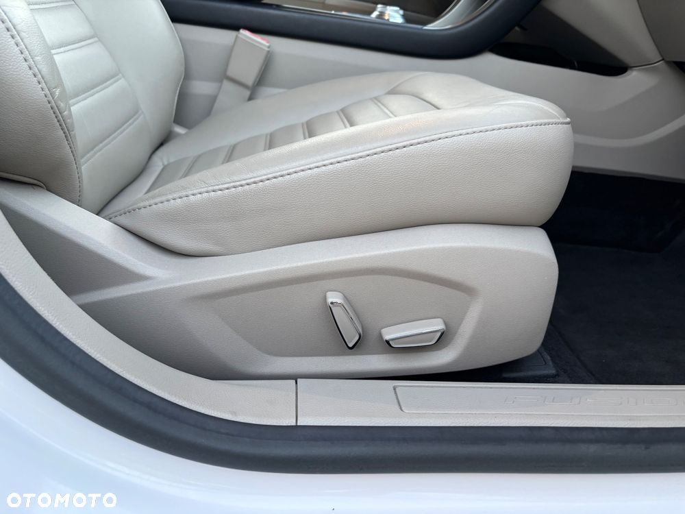 Ford Fusion 2.0 EcoBoost Titanium - 16