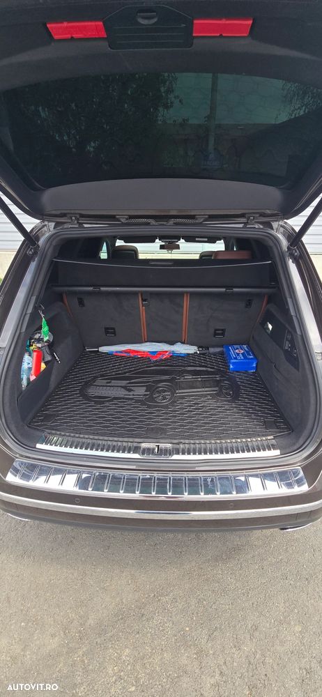 Volkswagen Touareg - 10