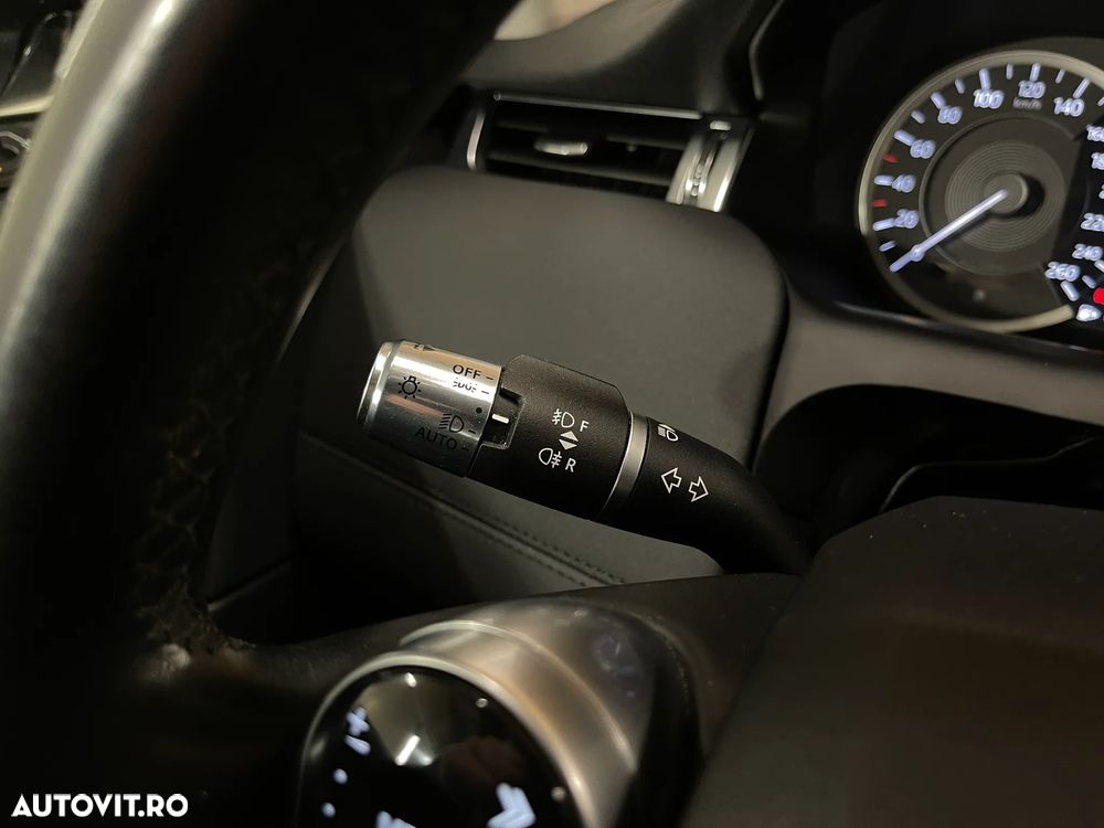 Land Rover Discovery Sport 2.0 P200 MHEV - 29